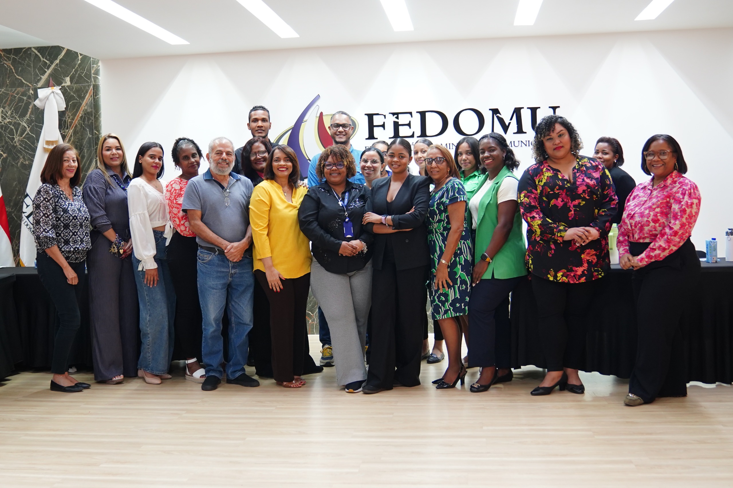 Empleados de Fedomu reciben capacitación sobre elaboración de estados financieros
